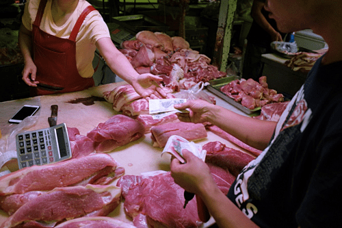 Jianbao xẻ thịt lợn