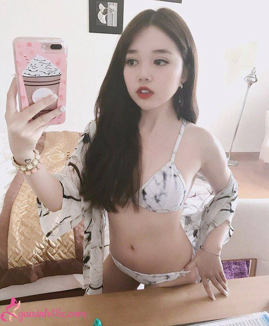 Linh Ngọc Đàm bikini