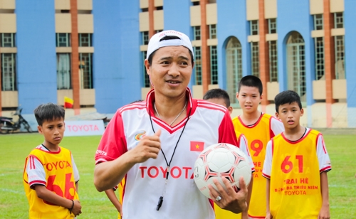 Một số thông tin về huyền thoại bóng đá - cầu thủ Hồng Sơn 