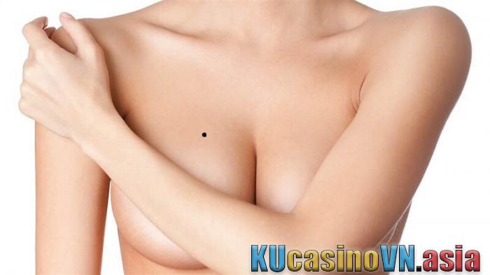 Nốt ruồi trên ngực phụ nữ tượng trưng cho điều gì? 210290352