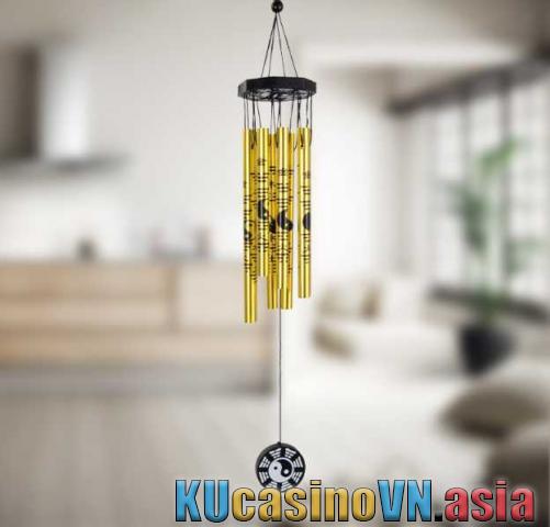 Treo trước cửa nhà trừ tà