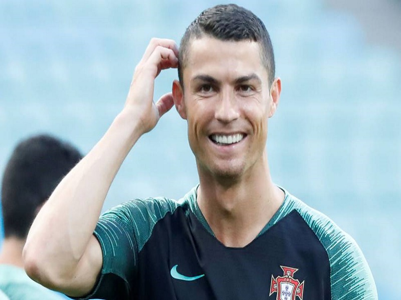 Cristiano Ronaldo cầu thủ đẹp trai nhất thế giới 2019