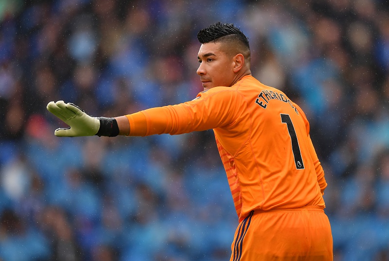 Neil Etheridge, cầu thủ bóng đá Đông Nam Á, chơi bóng ở châu Âu.