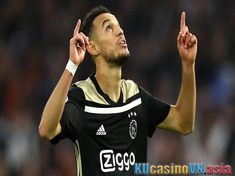 hậu vệ phải xuất sắc