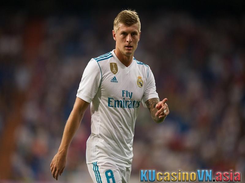 MU vẫy gọi Muller