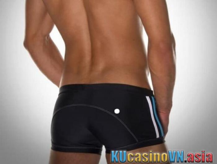 Nốt ruồi ở mông đàn ông