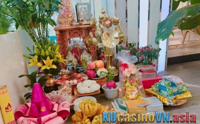 Cách bài trí bàn thờ Thần Tài