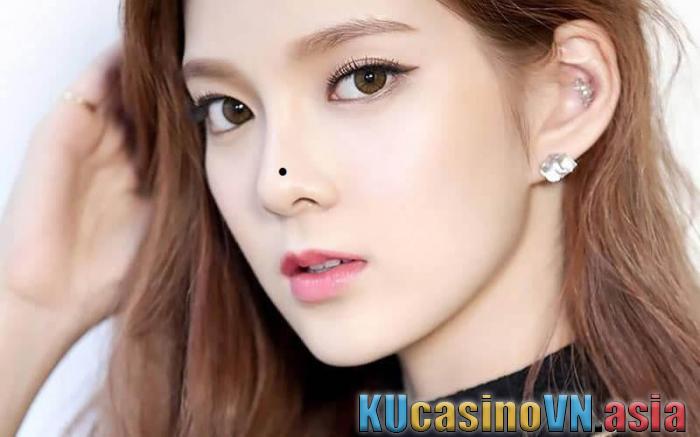 Nốt ruồi ở mũi phụ nữ